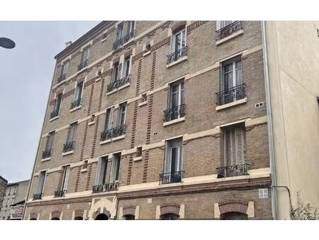 location appartement  m² t-2 à le bourget  795 €