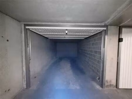 garage box à louer à warande