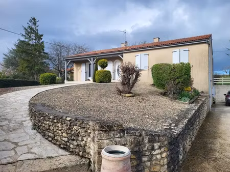 vente maison à airvault (79600) : à vendre / 145m² airvault