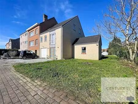 (joli-bois) maison 3 façades 2007 sur 14 a 85 ca  3 belles c