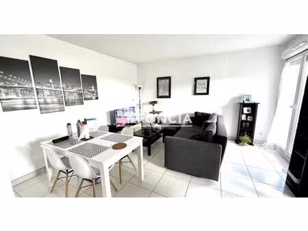 exclusivite beau t2 avec parking et terrasse