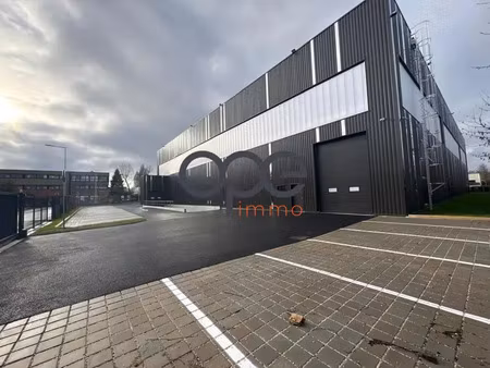 a louer - torcy - entrepot + bureaux de 3 428 m² avec 2 quais n