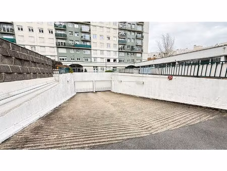 parking / box paris 16 m2
