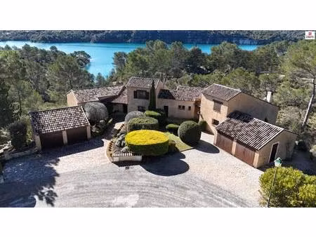 vue exceptionnelle sur le lac ensemble immobilier 279 m²