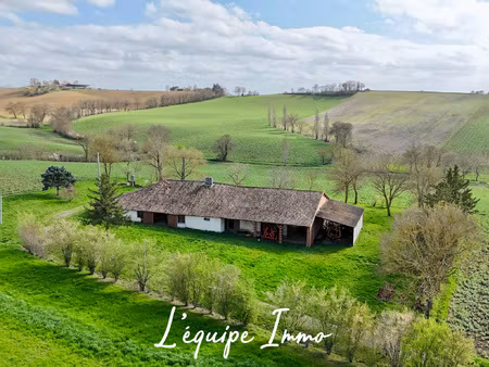 à aménager selon vos envies : ferme avec dépendances  hangar
