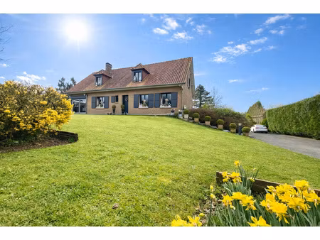 maison vivable de plain pied sur sous sol complet avec hanga