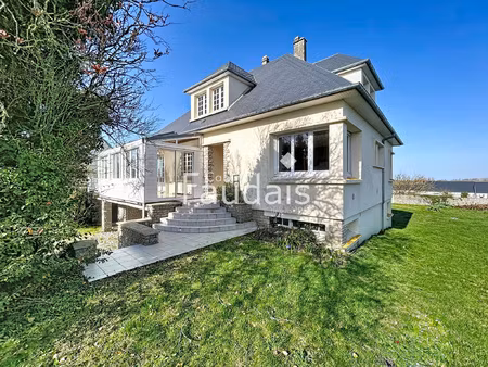 a gouville sur mer  proche commerces.