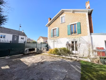 charmante maison des années 30 dans le centre-ville du pless