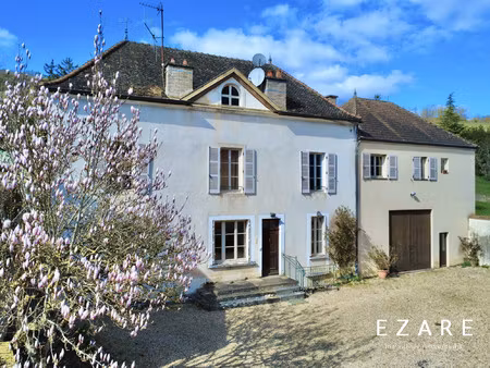 village viticole : habitation et cuverie