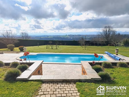 villa de standing de 175m² sur terrain arboré et piscine avec