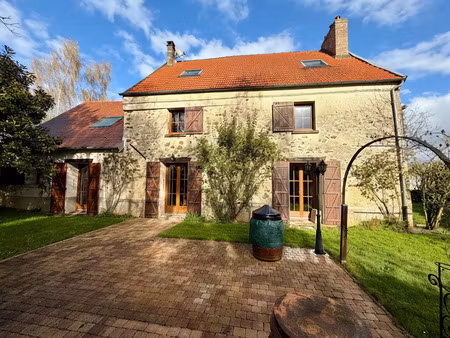 vente maison 8 pièces 280 m2 à saint-cyr-sur-morin