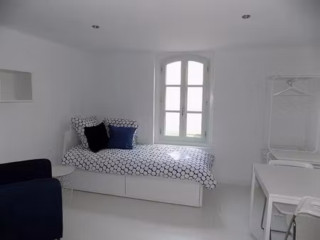 location meublée appartement 1 pièce 18 m² à foix (09000)  385 €