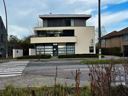 instapklaar handelspand met ruime woonst  tuin en garage...