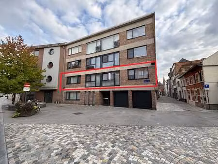 appartement rénové (111 m²) 3 ch. avec terrasse & garage