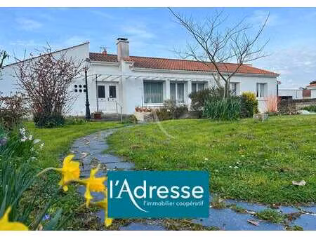 vente maison à beauvoir-sur-mer (85230) : à vendre / 183m² beauvoir-sur-mer