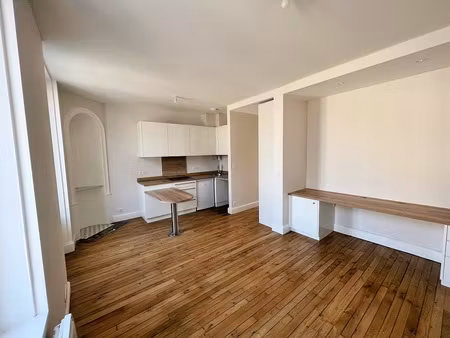 nancy  rue sergent blandan - f2 avec balcon