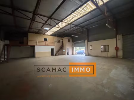 local d'activités de 300m²