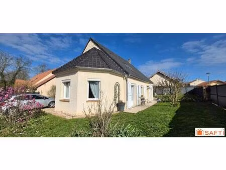 quartier résidentiel - trés lumineuse - trés beau jardin