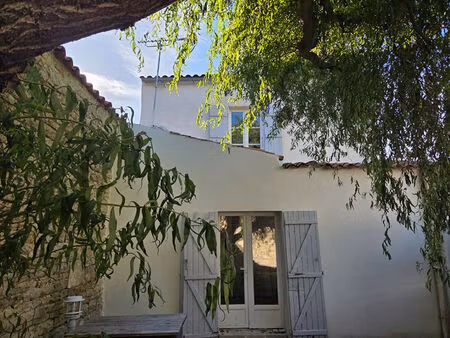 marans - maison charme 125 m² cour  bord canal