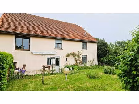 proche saint-vit maison de 230 m² sur 880 m² de terrain.