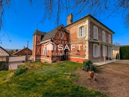 maison de caractère atypique semi mitoyenne