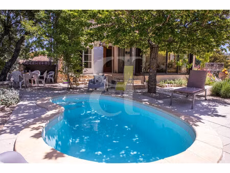 authentique mas du 18? siècle avec piscine dans un charmant h