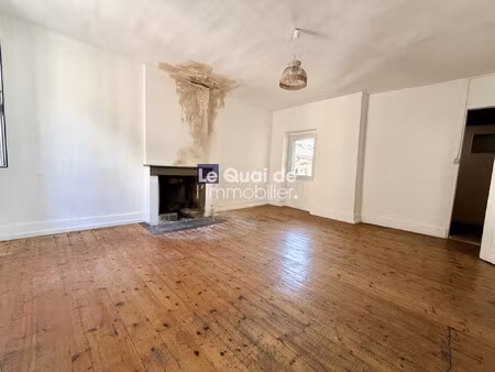 lumbin – coeur village – maison 150 m² – vue dégagée ?