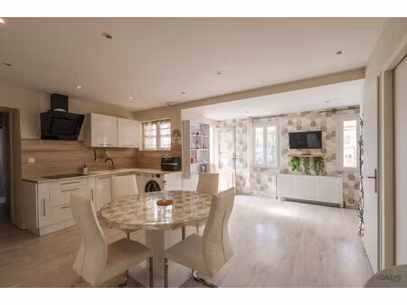 maison de ville située à saujon