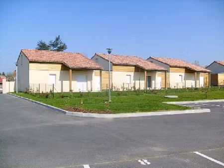 maison t5 de 91 44m² - jardin et cellier - eymet