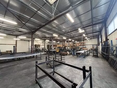 location local d'activités fontaine le comte 1 461 m²