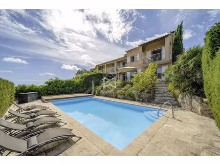 proche de valbonne  dans un domaine fermé