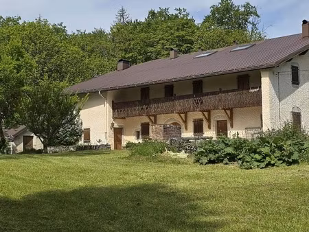 maison en pierre haut de gamme à belleydoux
