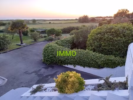 appartement haut de gamme à port des barques