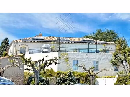 villa/loft design avec bureaux piscine jardin prox des plages de st tropez