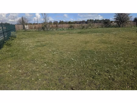 achat terrain 1 045m² bassens 33530