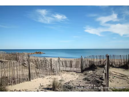 maison de plage en r+1 avec terrasse carrelée à 50 mètres de la mer à frontignan-plage