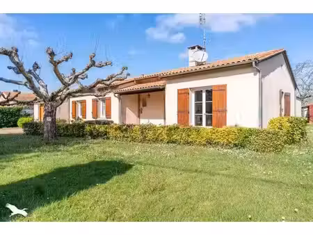 vente maison 4 pièces 111 m² à lavergne (47800)  187 000 €