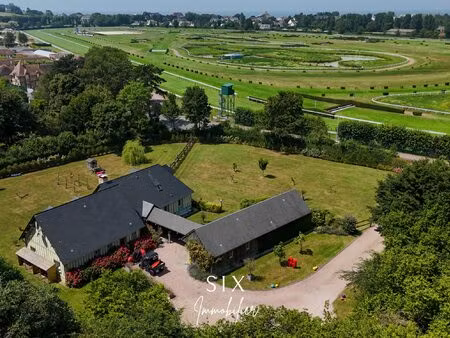 villa normande en bordure de l'hippodrome de clairefontaine