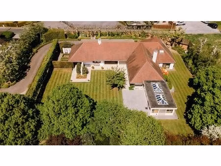 indrukwekkend vastgoed op 3.667 m² met dubbele garage