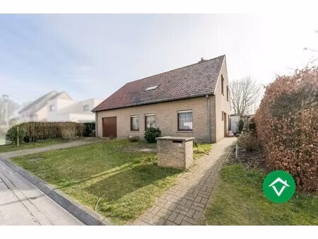 alleenstaande woning met 5 slaapkamers en garage te koekelare