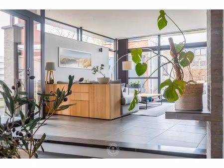 verzorgde en gerenoveerde woning met zuidwest gerichte tuin