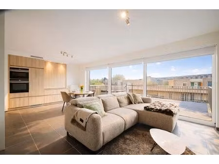 lichtrijk appartement te koop in oostakker