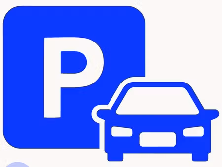 ruime autostaanplaats te koop