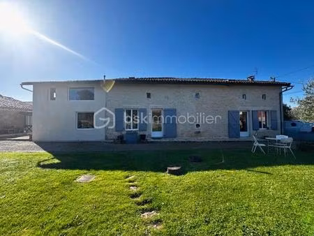 maison en pierre de 195 m² à barro