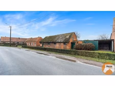 lokeren - te renoveren woning met bijgebouwen op +- 6700m²