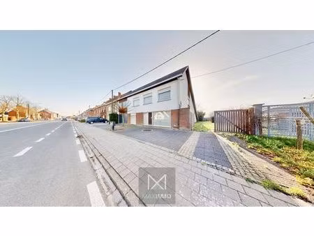 instapklare halfopen woning met dubbele garage  atelier en zw-tuin te rekkem