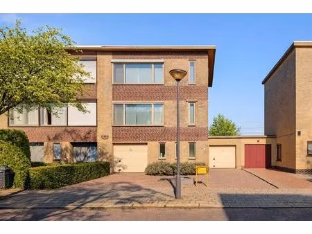 halfopen bebouwing met 4-5 slaapkamers in mortsel