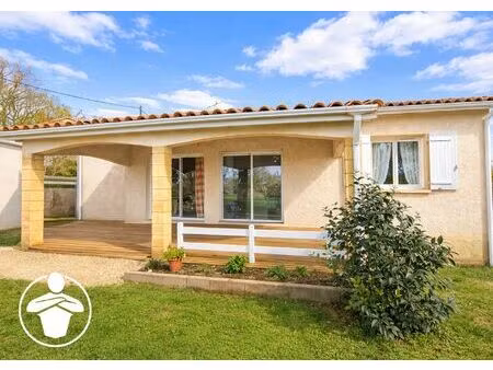 vente maison 5 pièces 130 m2 à saint-hilaire-de-lusignan