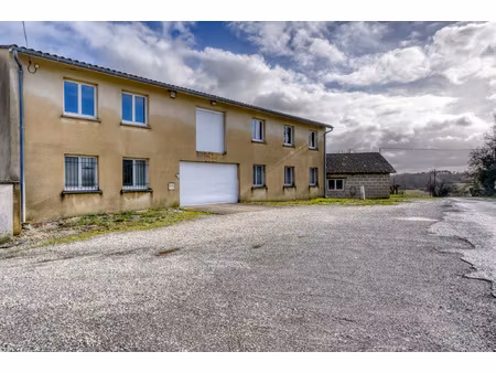 local d'activité sur 3 niveaux totalisant 600m2 sur parcelle