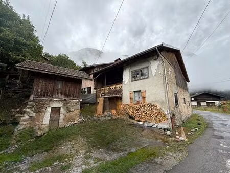 ferme savoyarde coteau de magland 5 pièces   220 000 euros